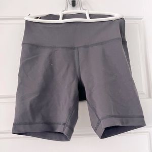 Lululemon size 6 shorts